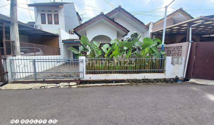 Rumah Terawat Cantik Siap Huni Antapani 1