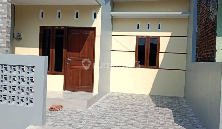 Rumah Siap Huni, Desain Minimalis,akses Dekat Jalan Raya  1