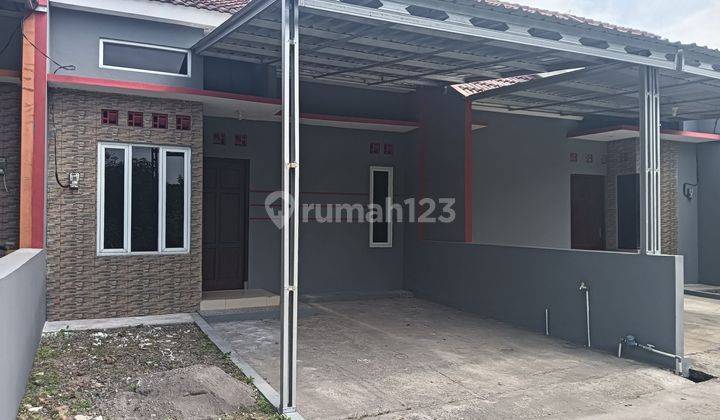 Rumah Siap Huni, Desain Minimalis,dekat Jalan Utama  1