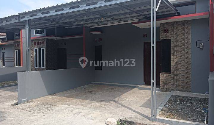 Rumah Siap Huni, Desain Minimalis,akses Dekat Jalan Utama  1