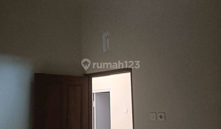 Rumah Siap Huni,desain Minimalis,sudah Full Bangunan 2