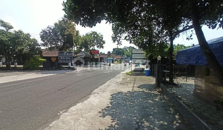 Land and Buildings on the Side of Jl Kaliurang Km 10, Business Area in Jogja. Land and Buildings on the Side of Jl Kaliurang Km 10, Business Area in Jogja.