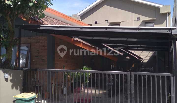 Main House + Boarding House on Jalan Besi Klidon Near UII Campus Main House + Boarding House on Jalan Besi Klidon Near UII Campus