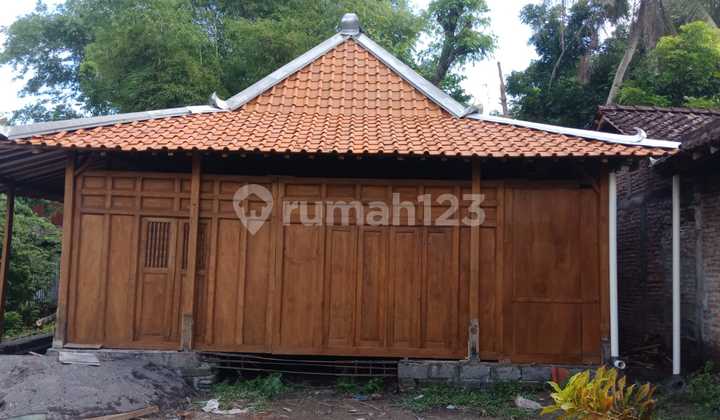 Tanah Bonus Bangunan Limasan Full Jati 500Jt-An Dekat Kampus Isi Tanah Bonus Bangunan Limasan Full Jati 500Jt-An Dekat Kampus Isi