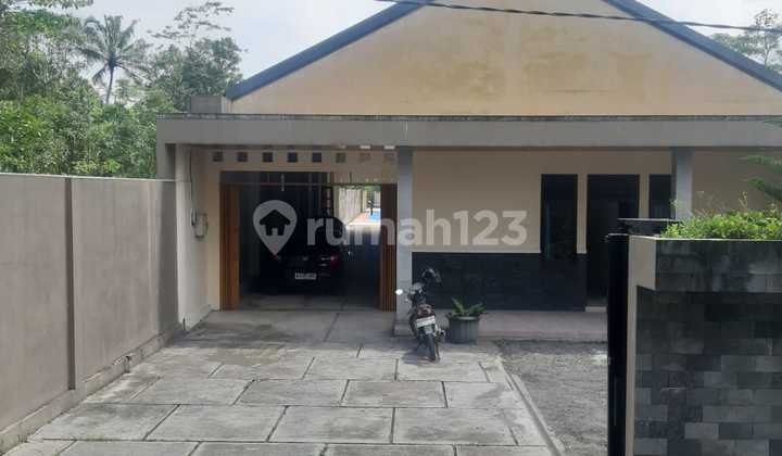 Vila di Pakem Jalan Kaliurang View Merapi