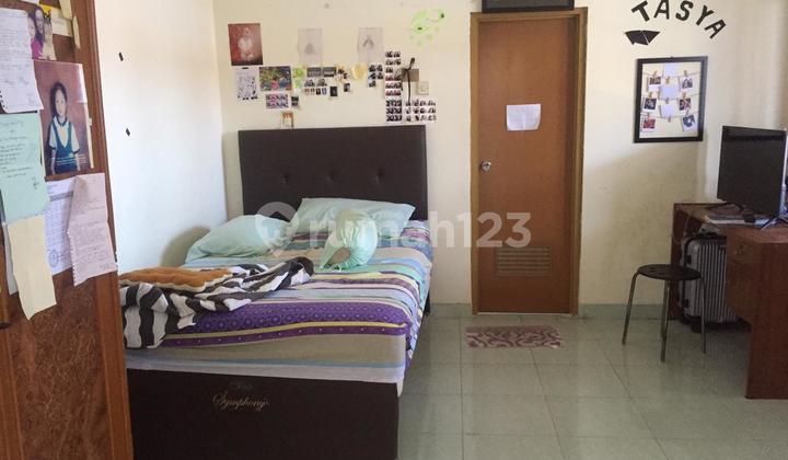 Luxury House on Palagan Utara Street, Monjali, Area 589m 2