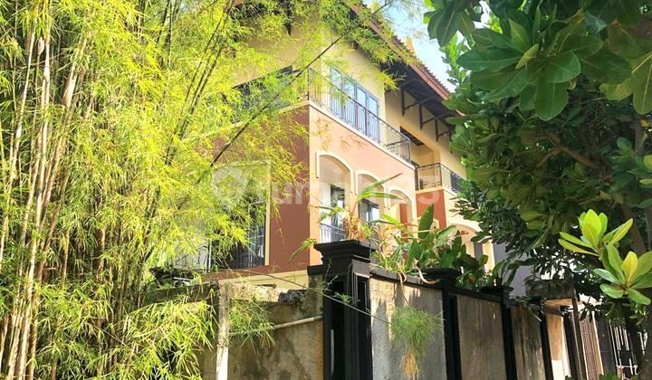 Dijual Rumah Pik Area Indomobil Hoek 310 M² Private Pool 3,5 Lantai S.h.m. Private Banget 2