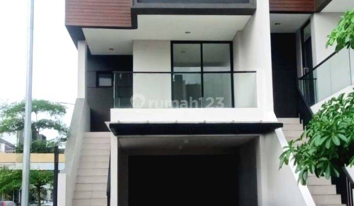 Rumah Pik Golf Island • 3 Lantai, 3 Kamar Tidur, 3 Kamar Mandi • Unfurnished Standar Developer • Baru • Murah Banget  1