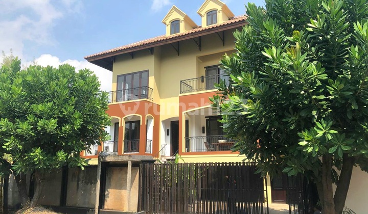 Dijual Rumah Pik Area Indomobil Hoek 310 M² Private Pool 3,5 Lantai S.h.m. Private Banget 1