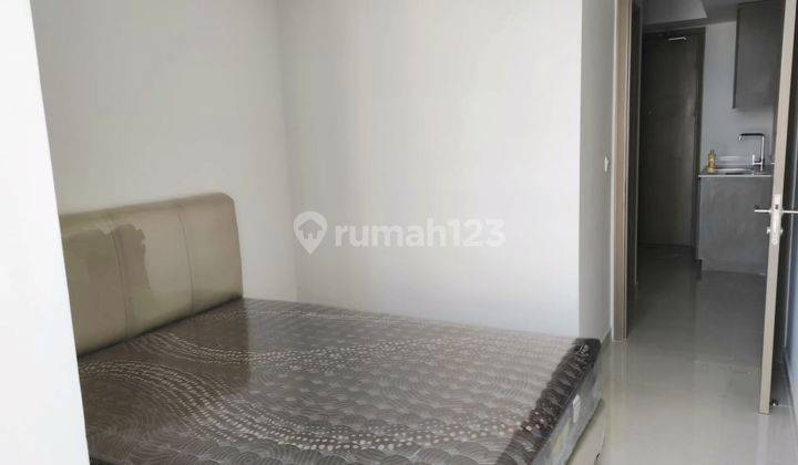 Gold Coast Apartment • 1br • Lantai Tengah • Murah • Semi-Furnished  1