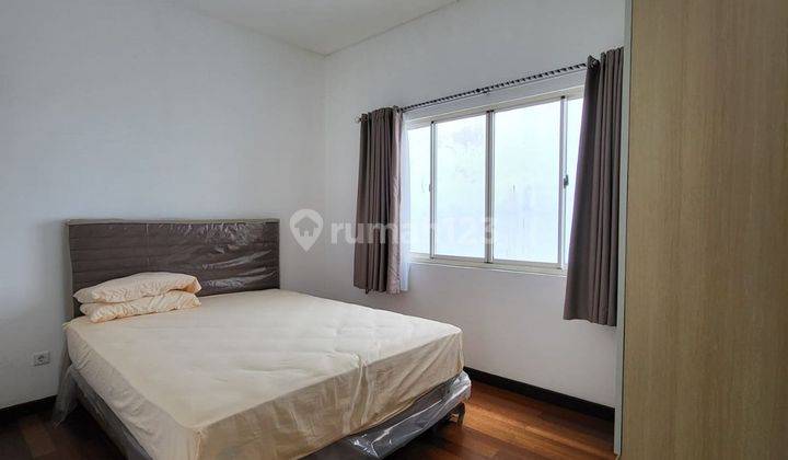 Disewakan Rumah Pik Crown Golf 2 ½ Lantai • 3 Kamar Tidur, 3 Kamar Mandi  Furnished 2