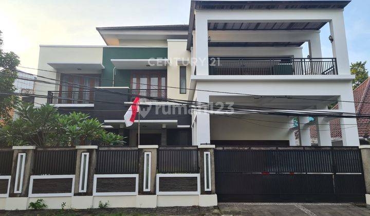 Rumah Mewah Dengan Lingkungan Nyaman Dan Asri Di Menteng 1