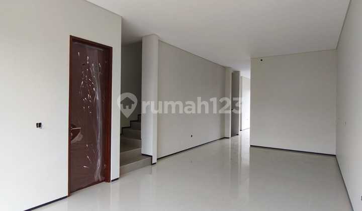 Dijual Rumah Baru Modern Minimalis di Setra Duta Bandung