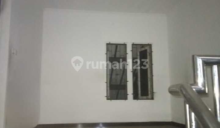 Ruko Strategically Located in Sarijadi Bandung Frf 044 1