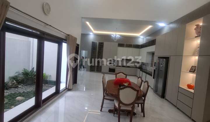 Luxury House in Sayap Surya Sumantri Bandung 5123