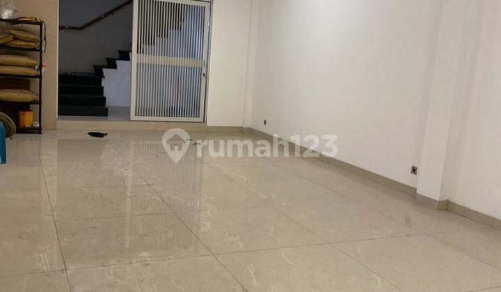 Shop House in a Strategic Location in the Setrasari Mall Area, Bandung 5125 2