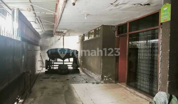 For Sale, Land-Calculated Wing House on Gatot Subroto Street, Bandung 2