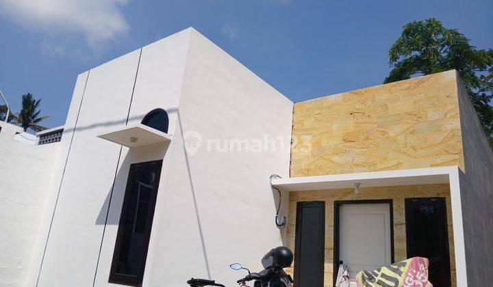 Rumah Gaya Modern Bagus Tinggal Nempati 2