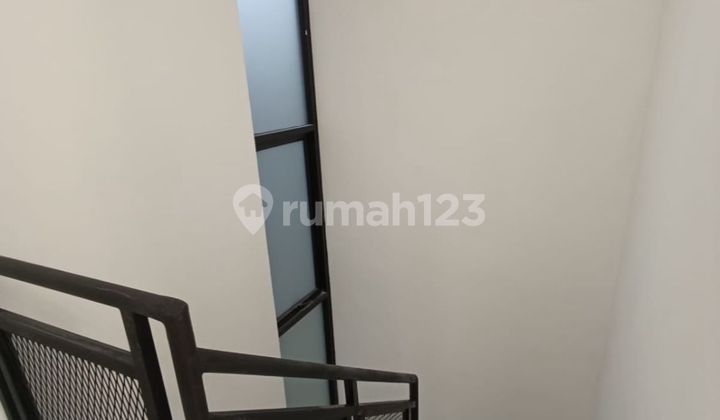 Rumah Baru Renovasi di Serpong Kencana Loka BSD Tangerang Selatan 2