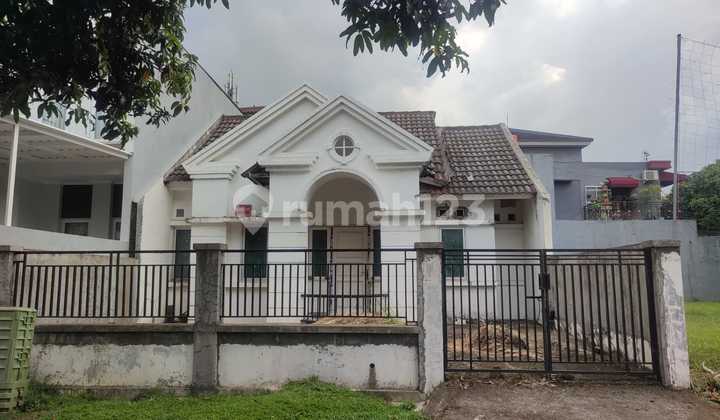 DIJUAL rumah tua / kavling di Kencana loka taman chrysant 1