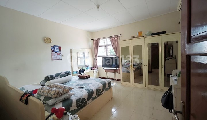 Spacious Manahan House, Good Building, Ready to Occupy