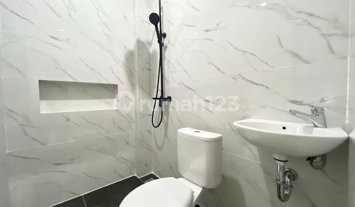 Ready-to-Operate Guest House in Sumber, Solo City 2