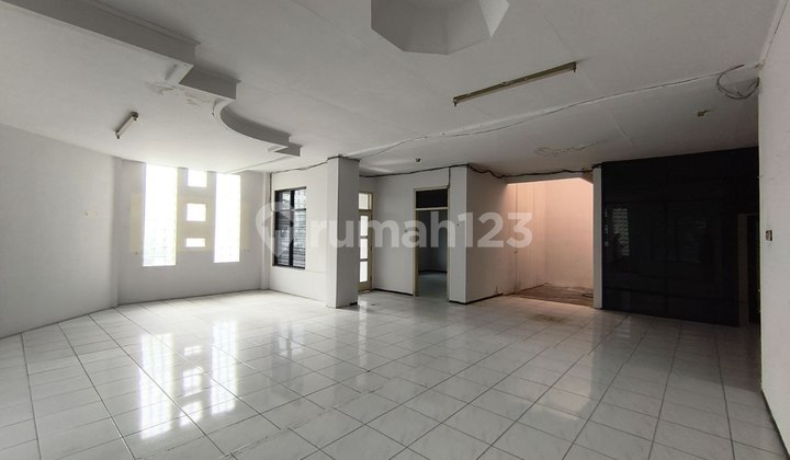 Ruko 3Lantai Tengah Kota Solo Area Serengan Ruko 3Lantai Tengah Kota Solo Area Serengan