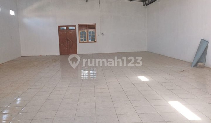 Ruang Usaha Karanganyar Siap Pakai Tanpa Renovasi
