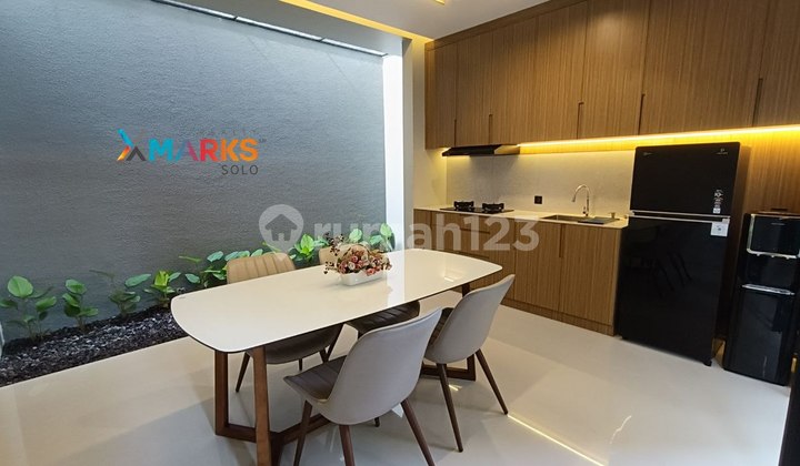 Rumah Siap Huni Full Furnished Dekat Pakuwon Mall