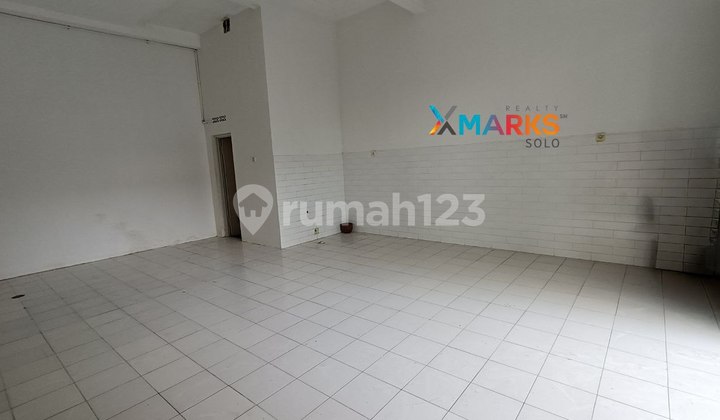 Ready-to-Use City Center Business Space Without Renovation Ready-to-Use City Center Business Space Without Renovation