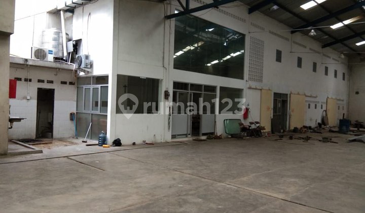 Ready-to-Use Warehouse with Minimal Office Renovation in Downtown Solo