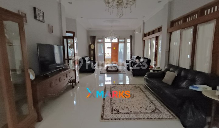 Rumah Mewah Tengah Kota Full Furnished Istimewa Tinggal Bawa Kope 1