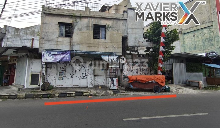 Cheap Land with Building Bonus Near Pasar Gede, Suitable for Business Cheap Land with Building Bonus Near Pasar Gede, Suitable for Business