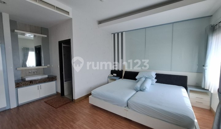 Affordable Solo Paragon Apartment Penthouse Type