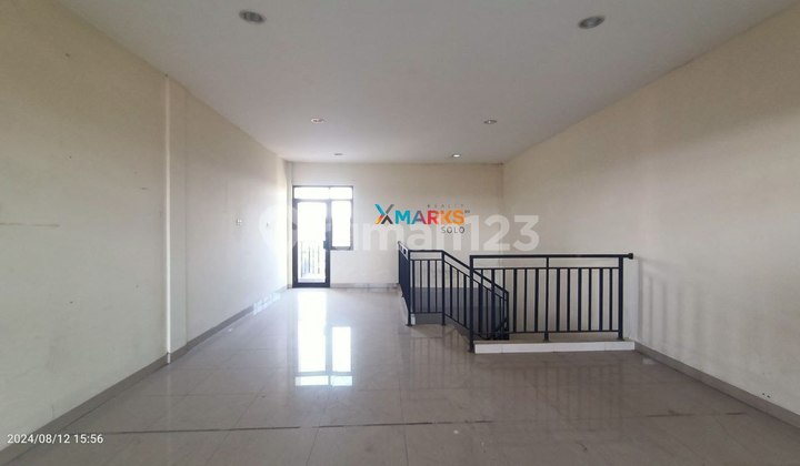 Affordable 3-Story Shophouse in Windan Culinary Area with Balcony