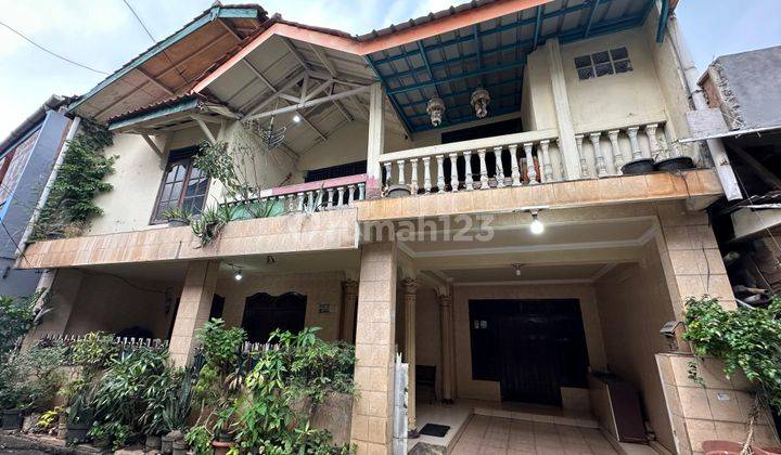 Dijual Rumah 2 Lantai di Lokasi Strategis Depan Kampus Gunadarma Depok 1