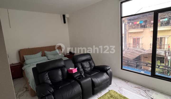 Dijual Rumah di Komp Dutamas, Jelambar 7x20