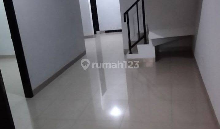 Dijual Rumah 2lt SHM Bebas Banjir di Menceng, Jakbar 1