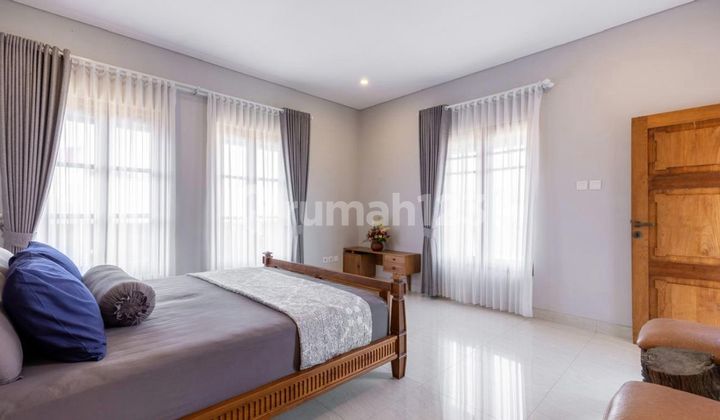 Modern Industrial Touch Villa in Denpasar 