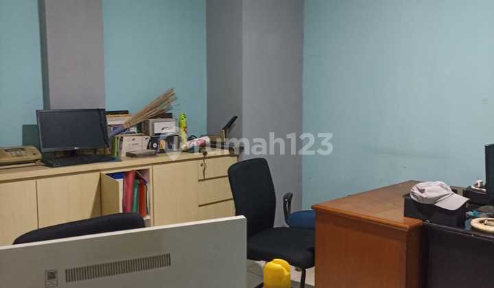 For Sale Cheap Shop House + 4 Kiosks, Strategic Location Near Jl. Juanda Depok 2