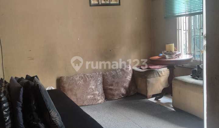 Strategic Second-House Near Sawangan Toll Gate 2