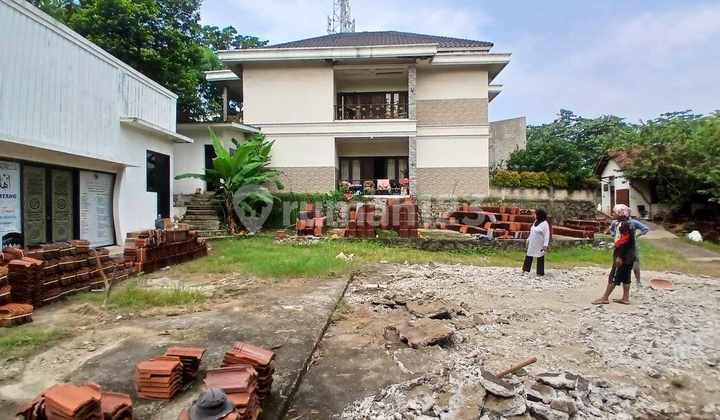 Disewakan Rumah Dengan Tanah Luas Strategis Di Sawangan Kota Depok