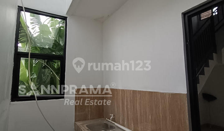 Ready-to-Live House Near Depok Lama Station, Depok City. 2