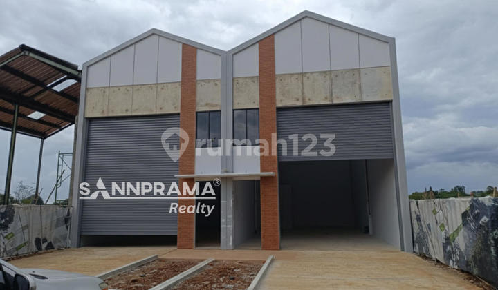 Strategic Warehouse in the Industrial Area of Parung Bogor Strategic Warehouse in the Industrial Area of Parung Bogor