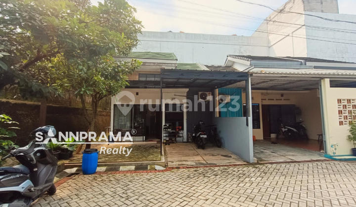 Dijual Rumah Semi Furnished Dekat Pintu Tol Sawangan Depok