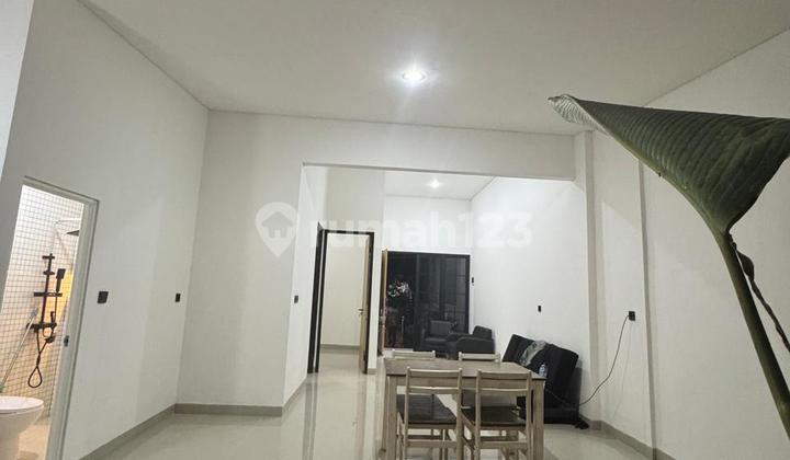 Ready-to-Occupy House in a Cluster in Mustikajaya, Bekasi City. 2