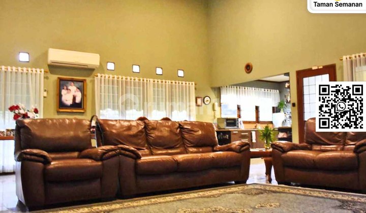 Rumah Pondok Cabe Ilir Tangerang Selatan dengan Taman & Kolam Renang 2