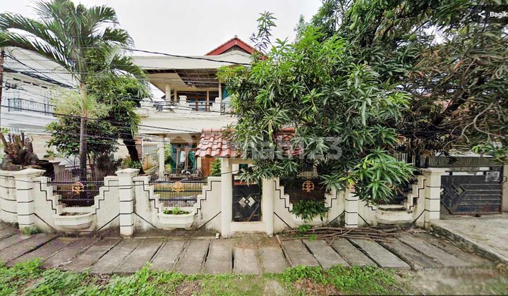 Rumah Luas 305 m² di Srengseng Kembangan, 2 Lantai, 5 menit ke Tol Kebon Jeruk