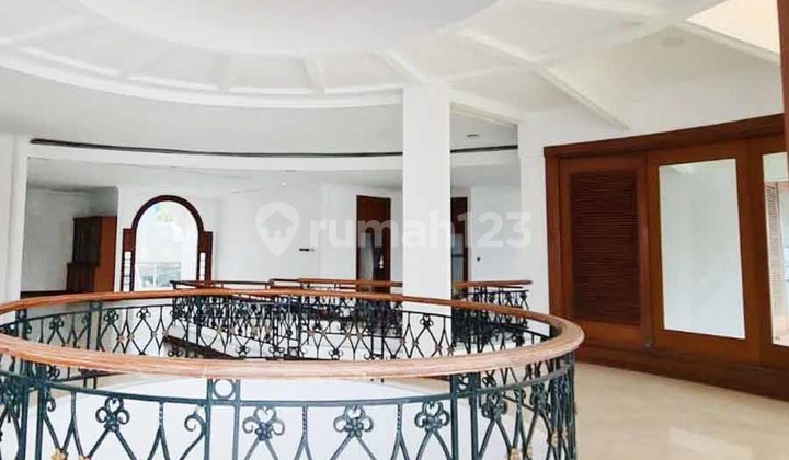 Rumah Mewah Luas di Madrasah Raya Cilandak Jakarta Selatan - SHM, Ada Kolam Renang 2