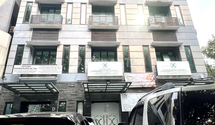 For Rent: Office Building Jl. Guntur Setiabudi, 3 Units, South Jakarta, Total Area 950 m² For Rent: Office Building Jl. Guntur Setiabudi, 3 Units, South Jakarta, Total Area 950 m²